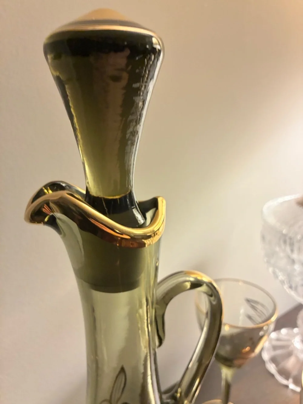Vintage MCM Romanian Handblown Smoky Glass Decanter with 6 matching stem glasses - Picture 10 of 10